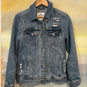 Hollister Jean jacket distressed EUC size Small